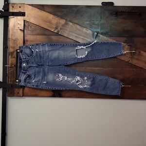 Lucky Brand size 8 ankle length distressed skinny jeans